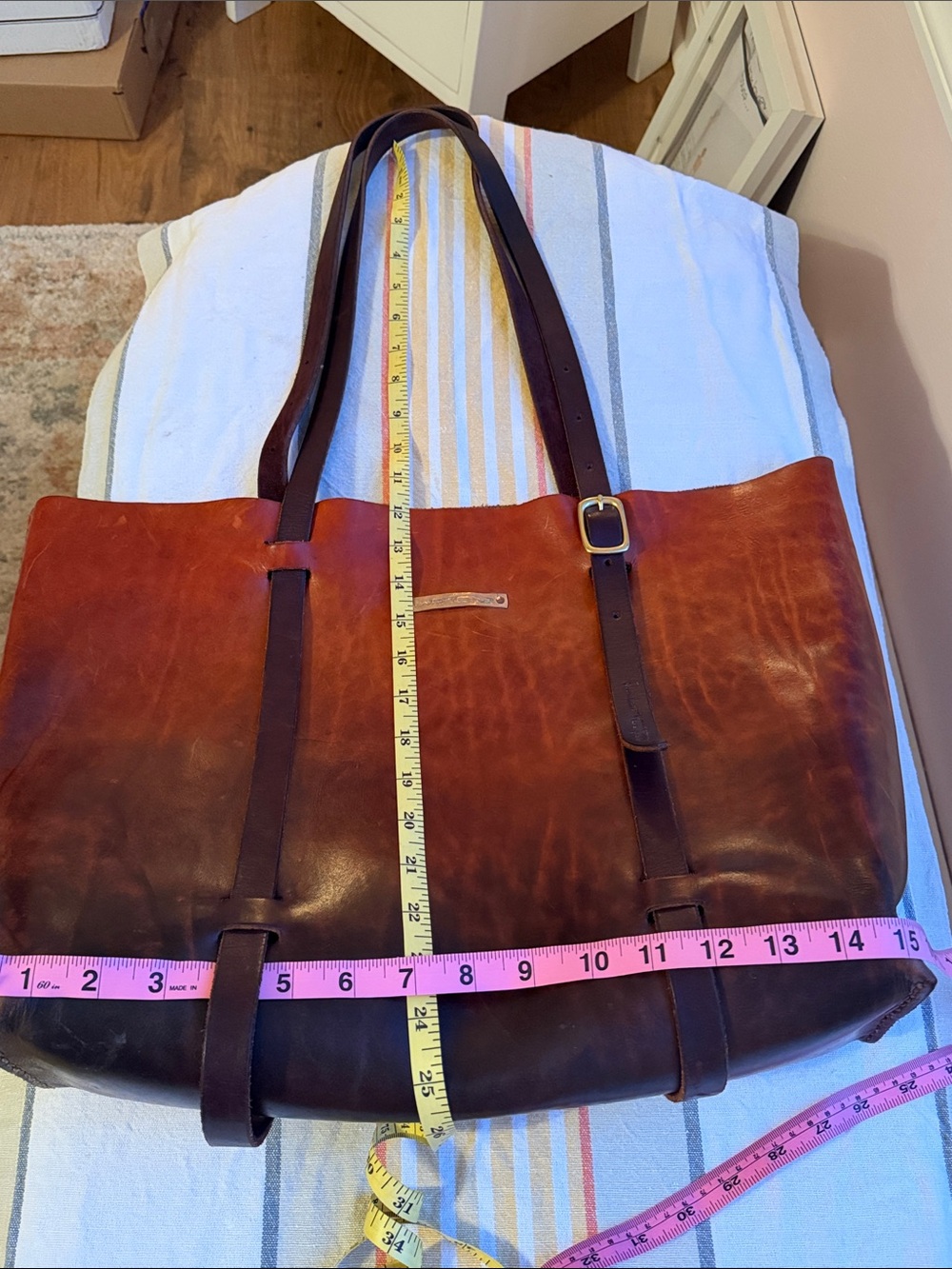 Show Stopper Leather Tote Bag in Chestnut Brown - Picture 7 of 15